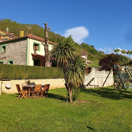 Casa Rural La Pumarada De Limes Cangas De Narcea Exterior photo